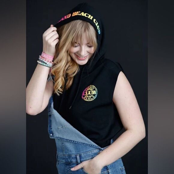 Grand Beach Club‎ Size Medium New With Tags Women's Sleeveless Crop Black Hoodie - Picture 1 of 11
